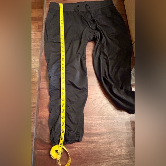 The North Face Women’s Capri Joggers Size Medium - Picture 6 of 12